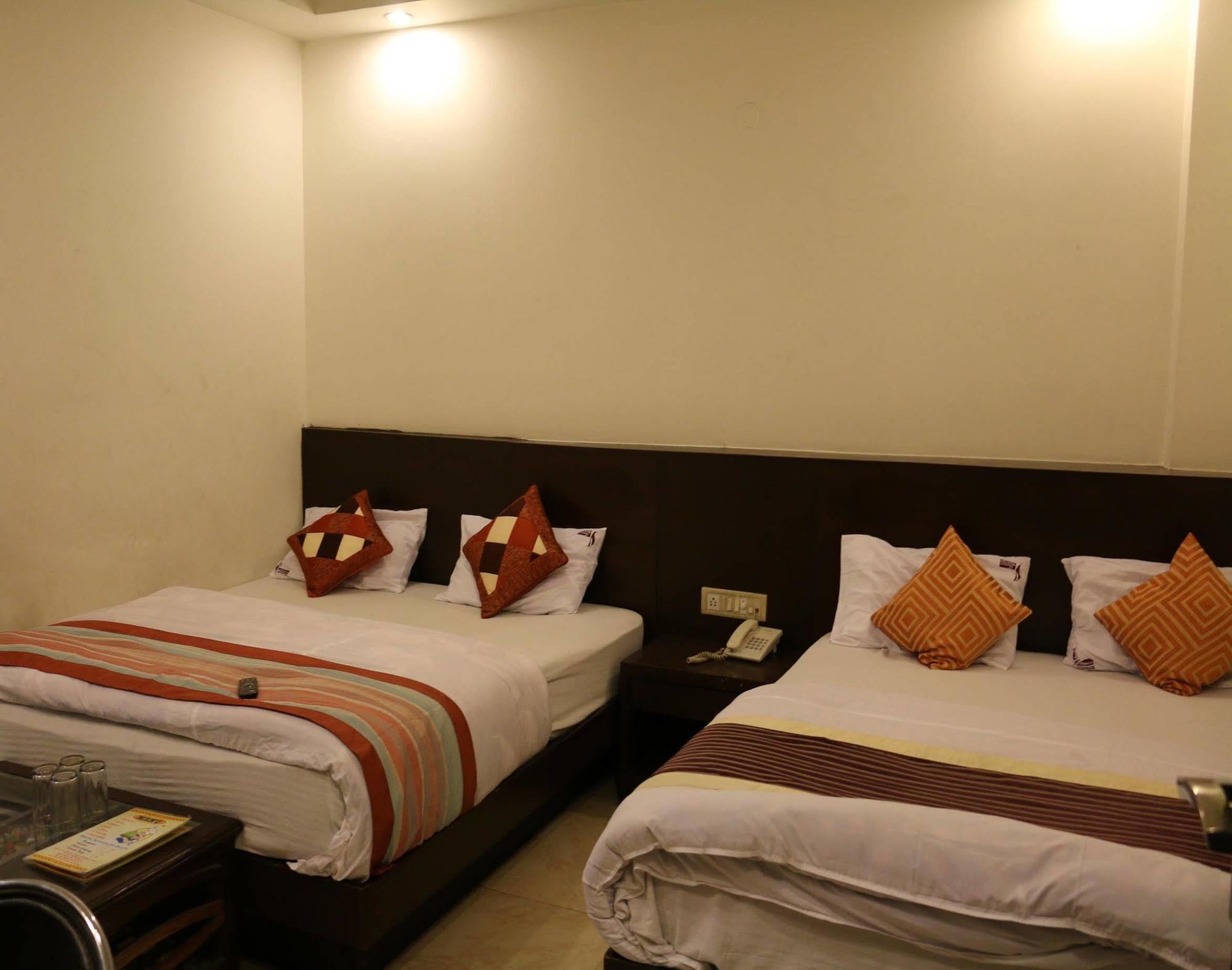 Hotel Seven Seas Inn New Delhi Eksteriør billede
