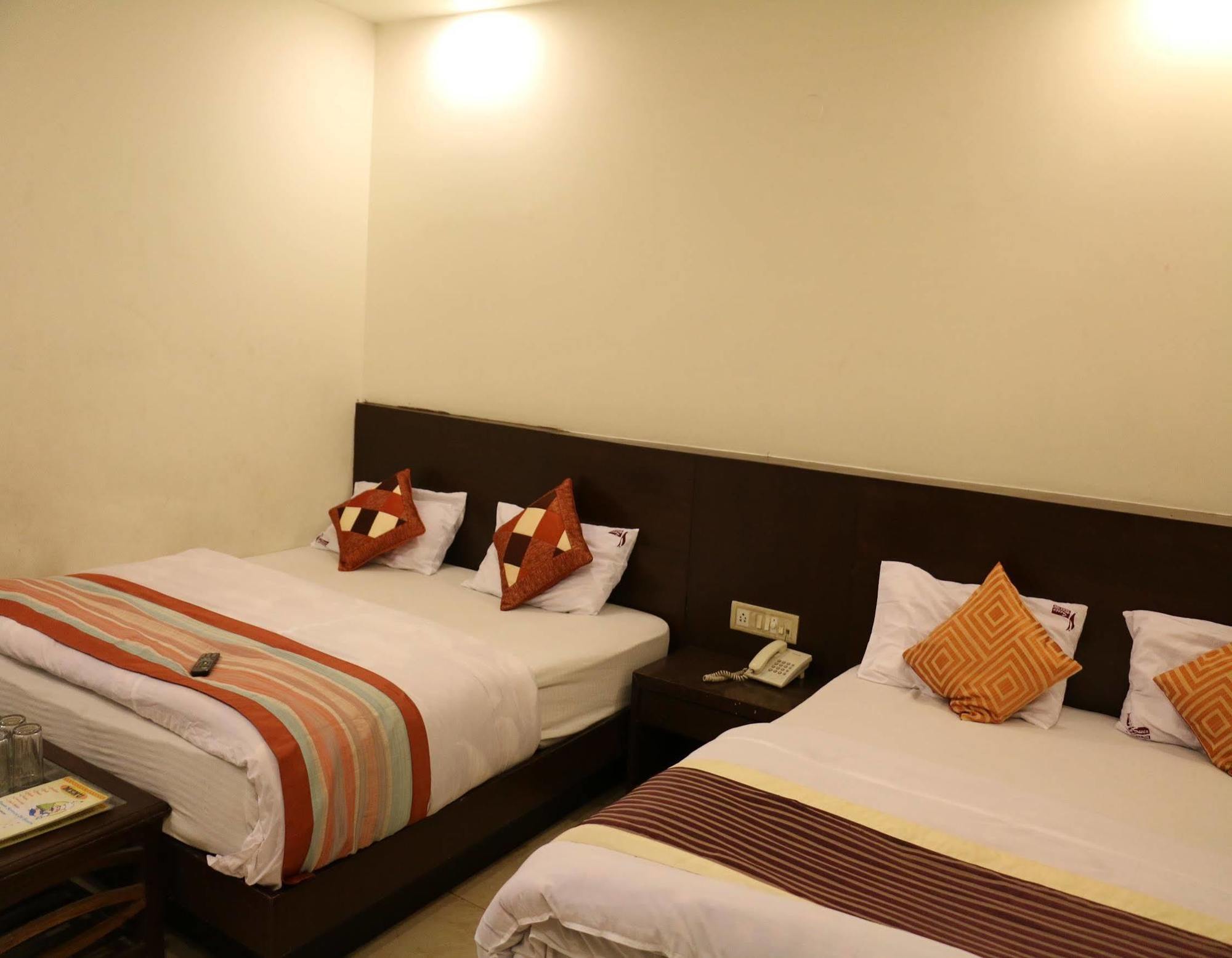 Hotel Seven Seas Inn New Delhi Eksteriør billede