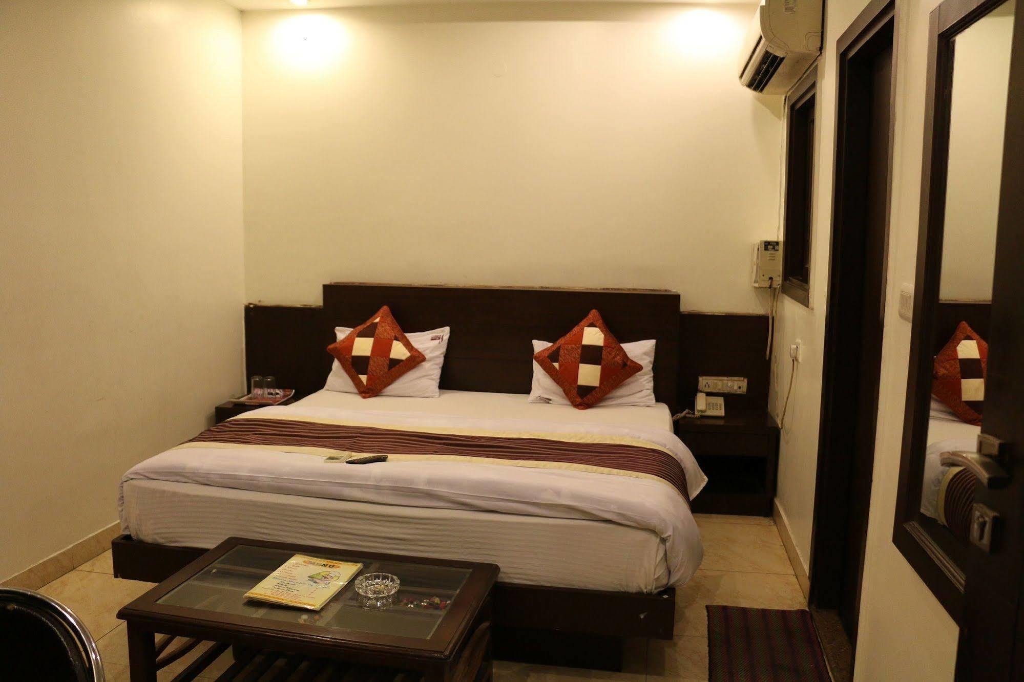 Hotel Seven Seas Inn New Delhi Eksteriør billede