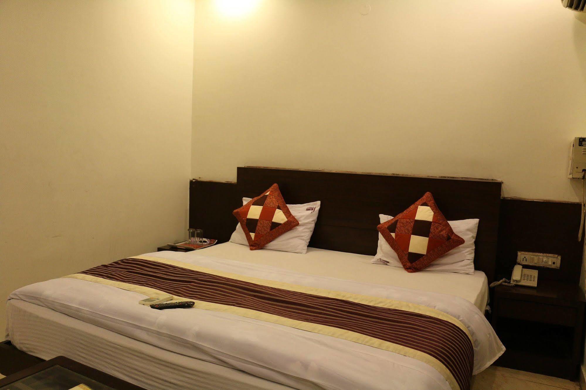 Hotel Seven Seas Inn New Delhi Eksteriør billede